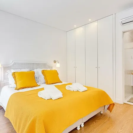 Apartment Wood Premium Downtown By Da'home