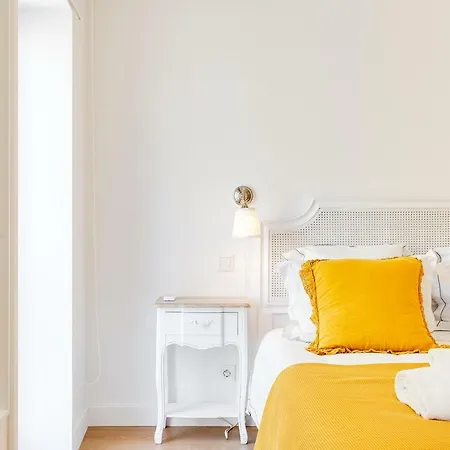 Apartment Wood Premium Downtown By Da'home