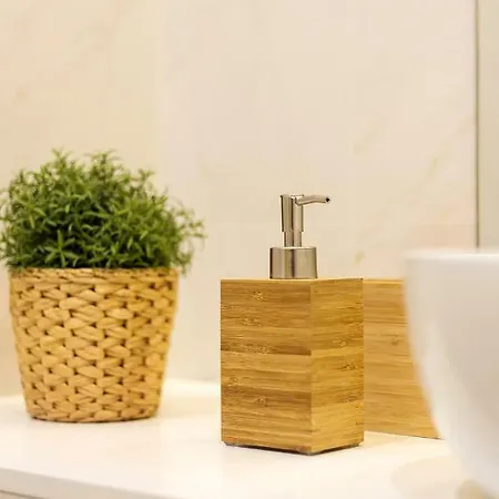 Wood Premium Downtown By Da'home Apartment